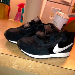 I am selling these shoes for toddlers 1-2